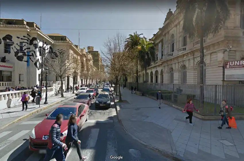 Día de furia: recibió una multa de tránsito y atacó a los inspectores