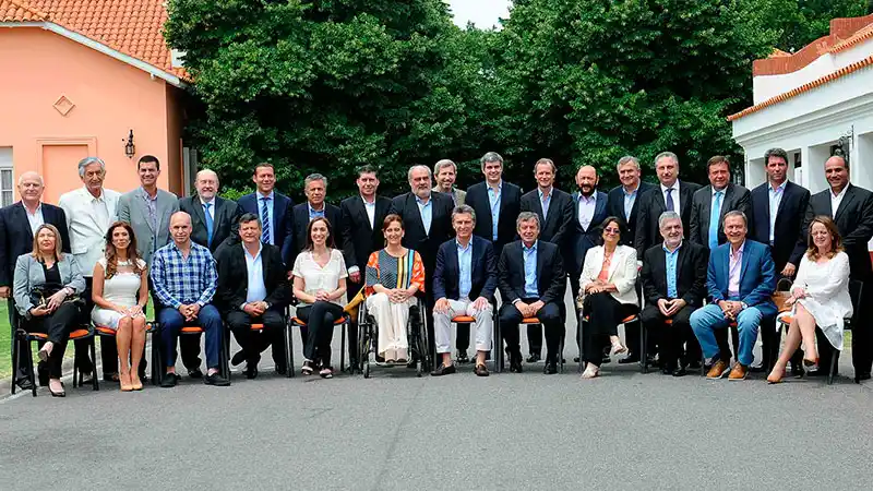 Macri se reúne hoy con los gobernadores por su plan de reformas