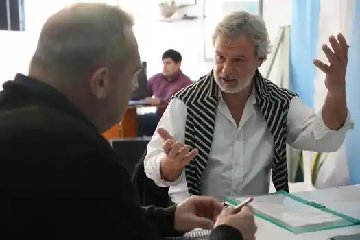 Ex custodio de Raúl Alfonsín coordina los equipos de seguridad de Santiago Dos Santos