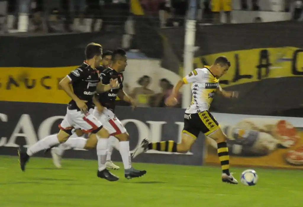 Bruno Bocca, el árbitro de Juventud-Santamarina