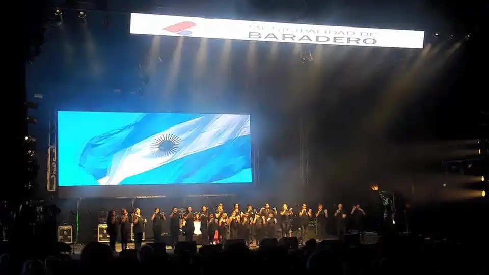 Baradero: Segunda noche del Festival de Música Popular con Los Palmeras 