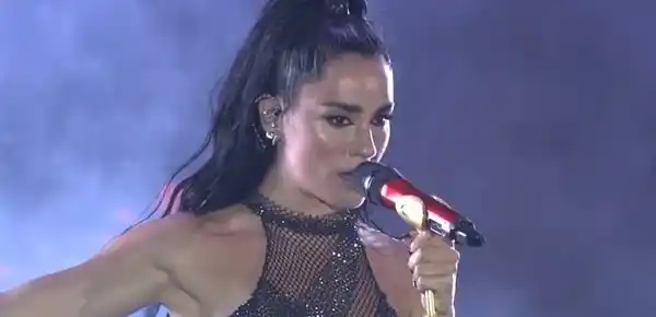 El duro mensaje de Lali Espósito en Cosquín Rock tras un nuevo cruce con Javier Milei: “Para los antipatria”