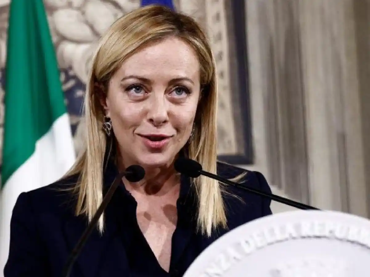 Giorgia Meloni juró como primera ministra de Italia