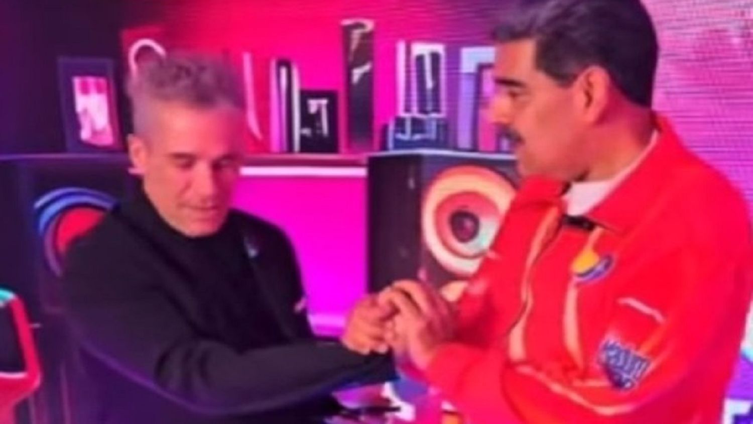 FERNANDO CARRILLO abandona sus RR. SS.: denunció recibir ataques por «ser patriota»