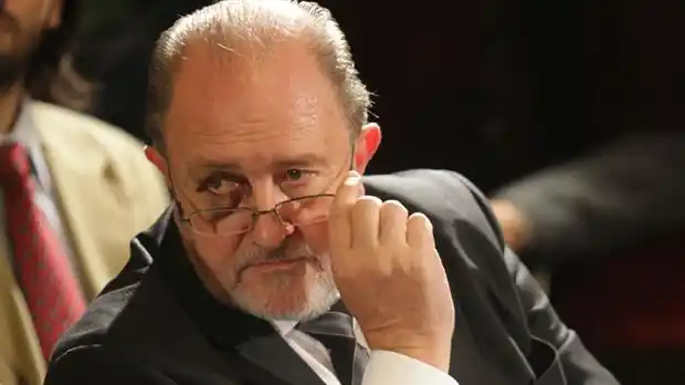 El gobernador de La Pampa aseguró que no se dejará presionar por Ganancias