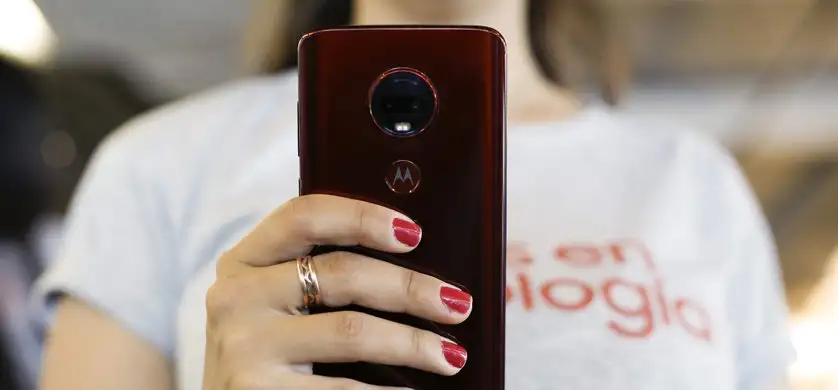 LAS MUJERES ARGENTINAS CÓMO USAN SU CELULAR