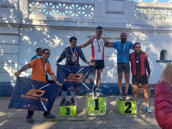 Atletismo: Silvio Espíndola tuvo un gran fin de semana en La Plata y busca hacer historia