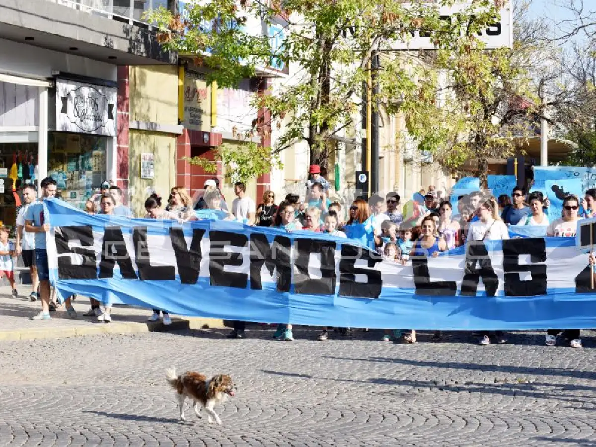 Grupos “Pro vida” marcharon por el centro y aseguraron que su posición no es religiosa