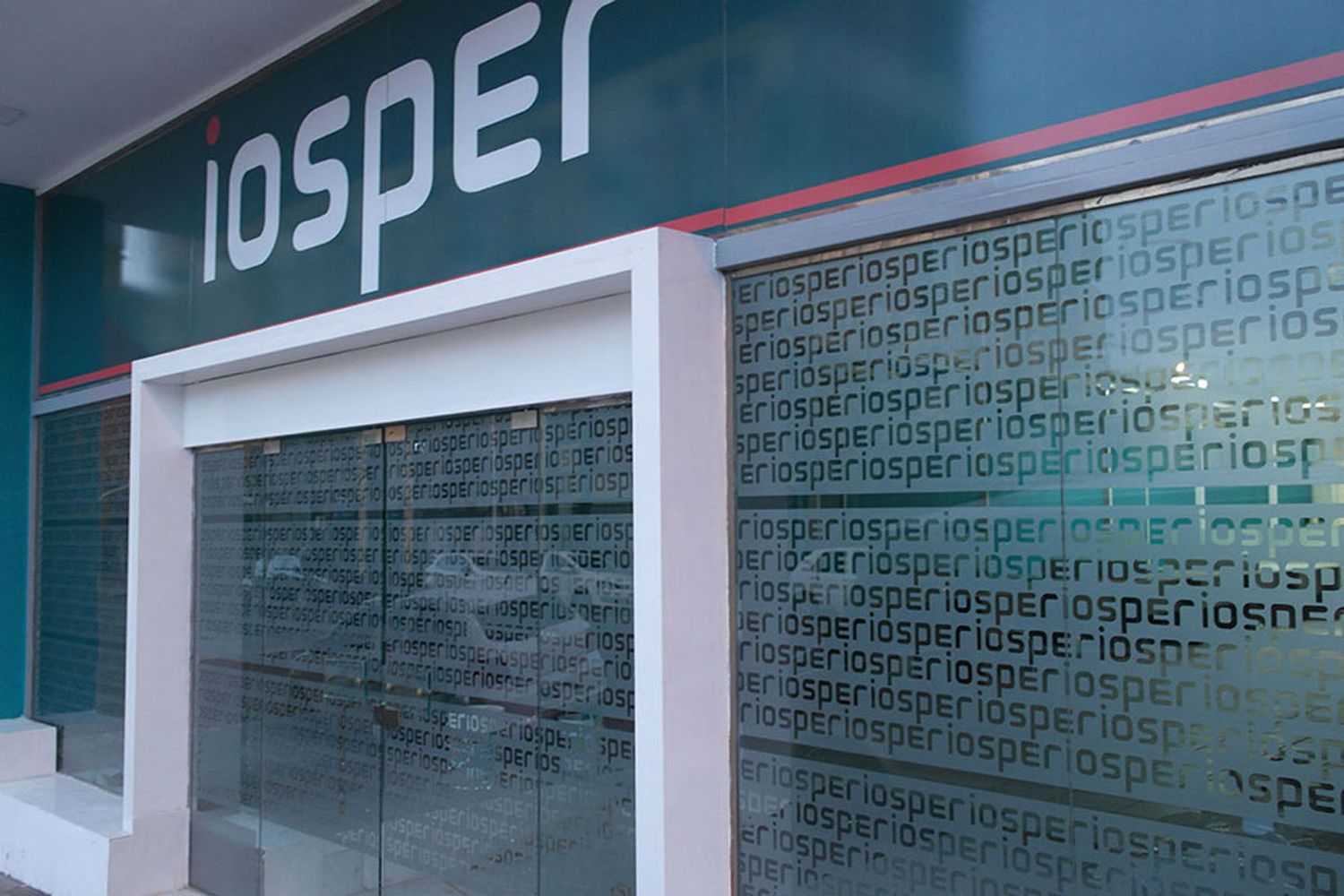 Desde este jueves afiliados al Iosper deberán abonar la consulta por la caída del convenio con Femer