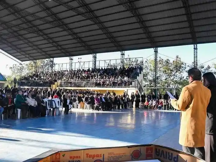 La comunidad de la Escuela Normal se
congregó para celebrar el 74.o aniversario