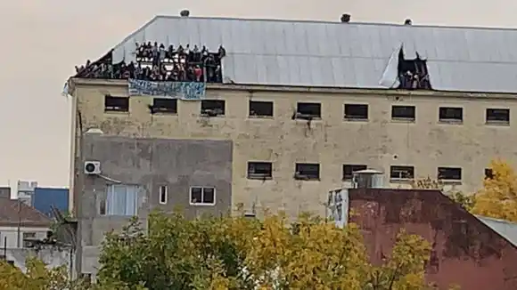 Tras nueve horas de tensión, el Servicio Penitenciario asegura que terminó el motín