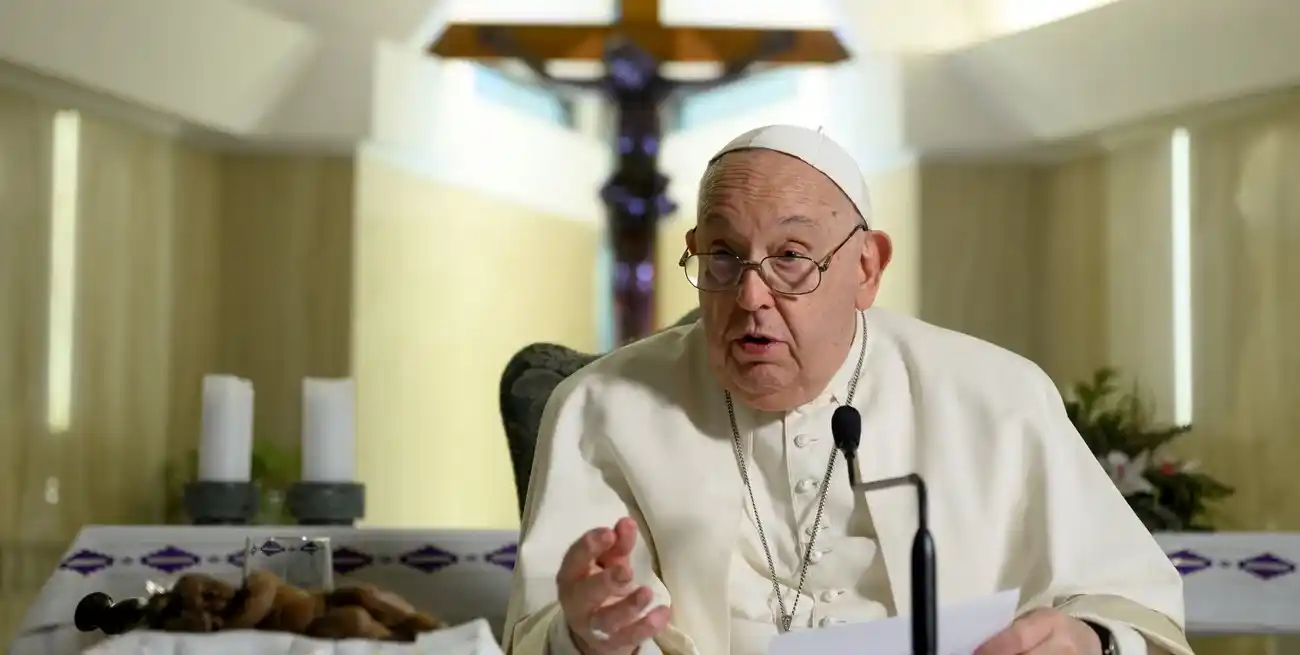 El Papa Francisco sigue evolucionando favorablemente: pasó otra “noche tranquila”