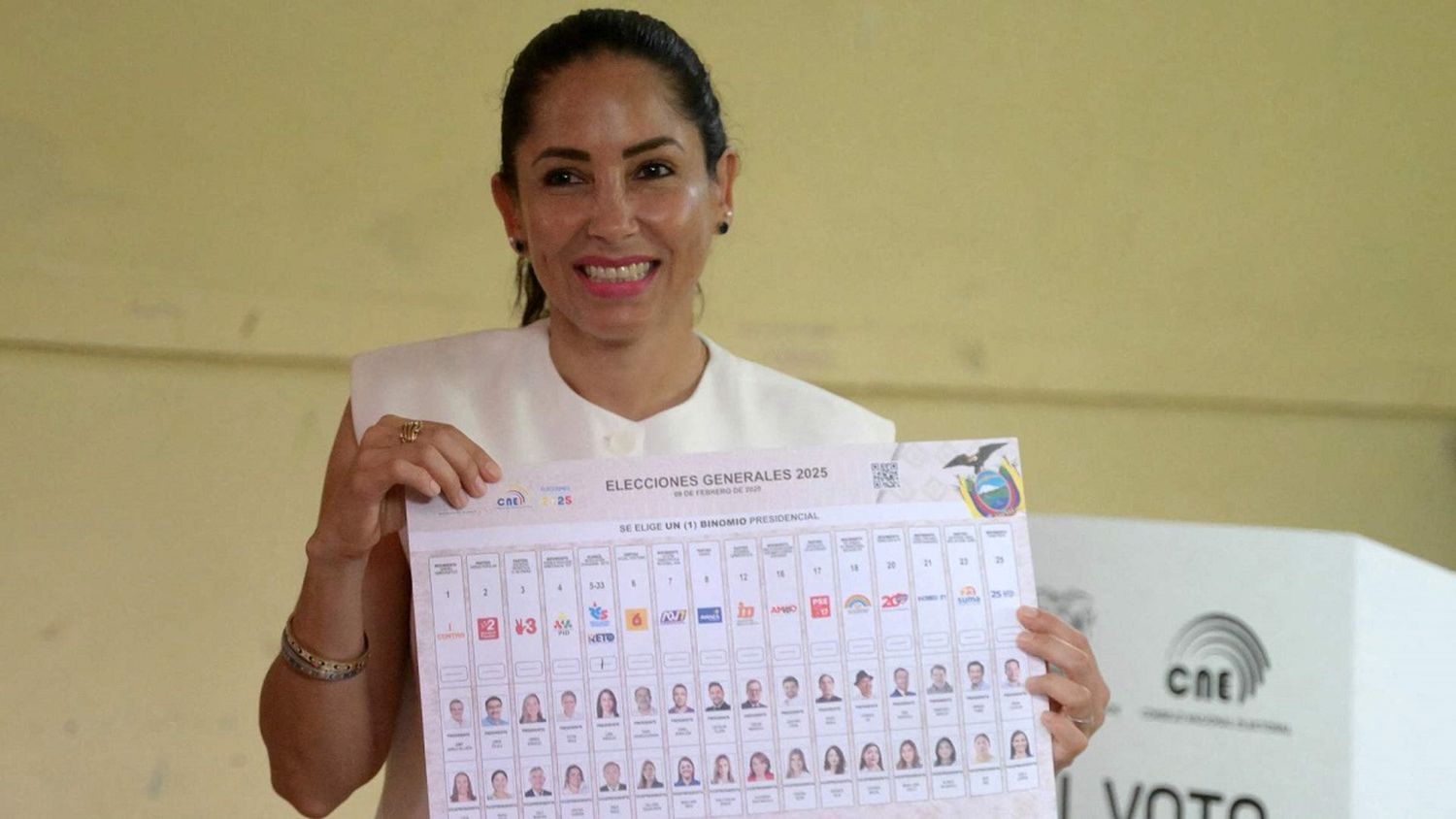 Candidata «correísta» denuncia «irregularidades» en las elecciones en Ecuador