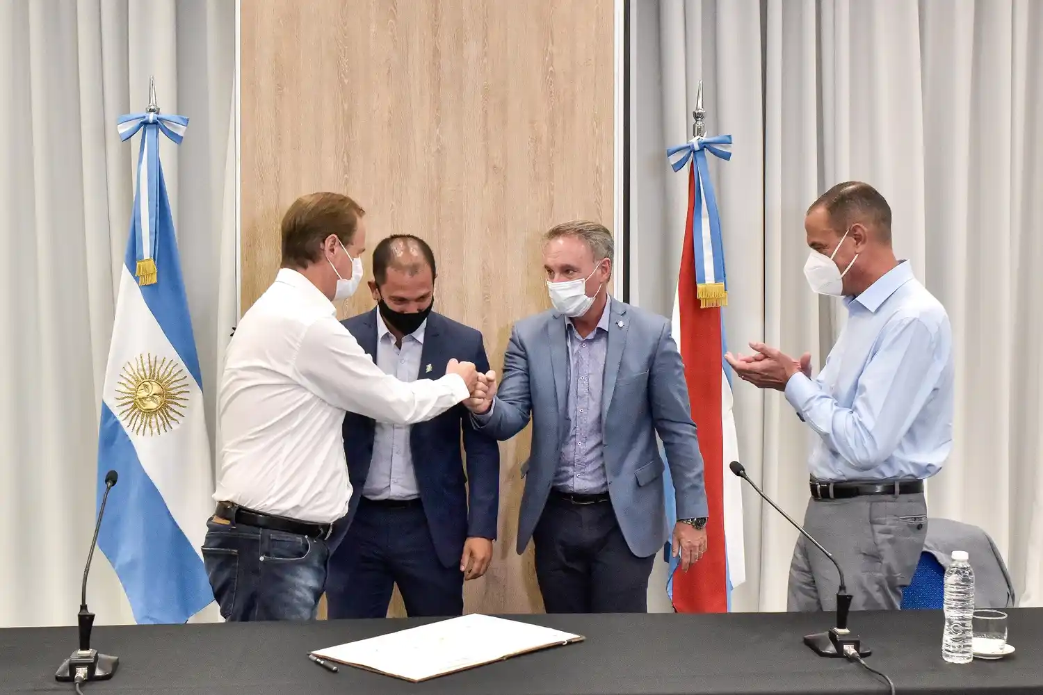 Bordet firmó con el titular de Vialidad Nacional el convenio de obra de reconstrucción de la ruta que une Crespo con Racedo