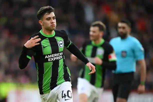 Un golazo de Buonanotte encaminó el pase de Brighton