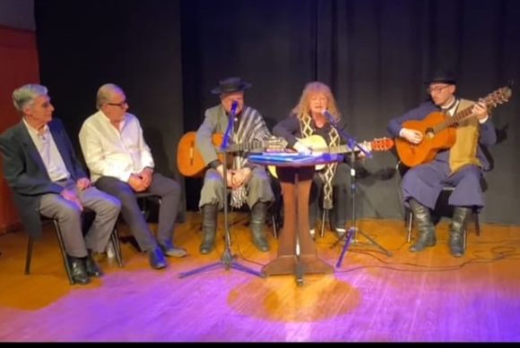 Así fue el homenaje al payador de payadores: la emoción y el reconocimiento a Roberto Ayrala