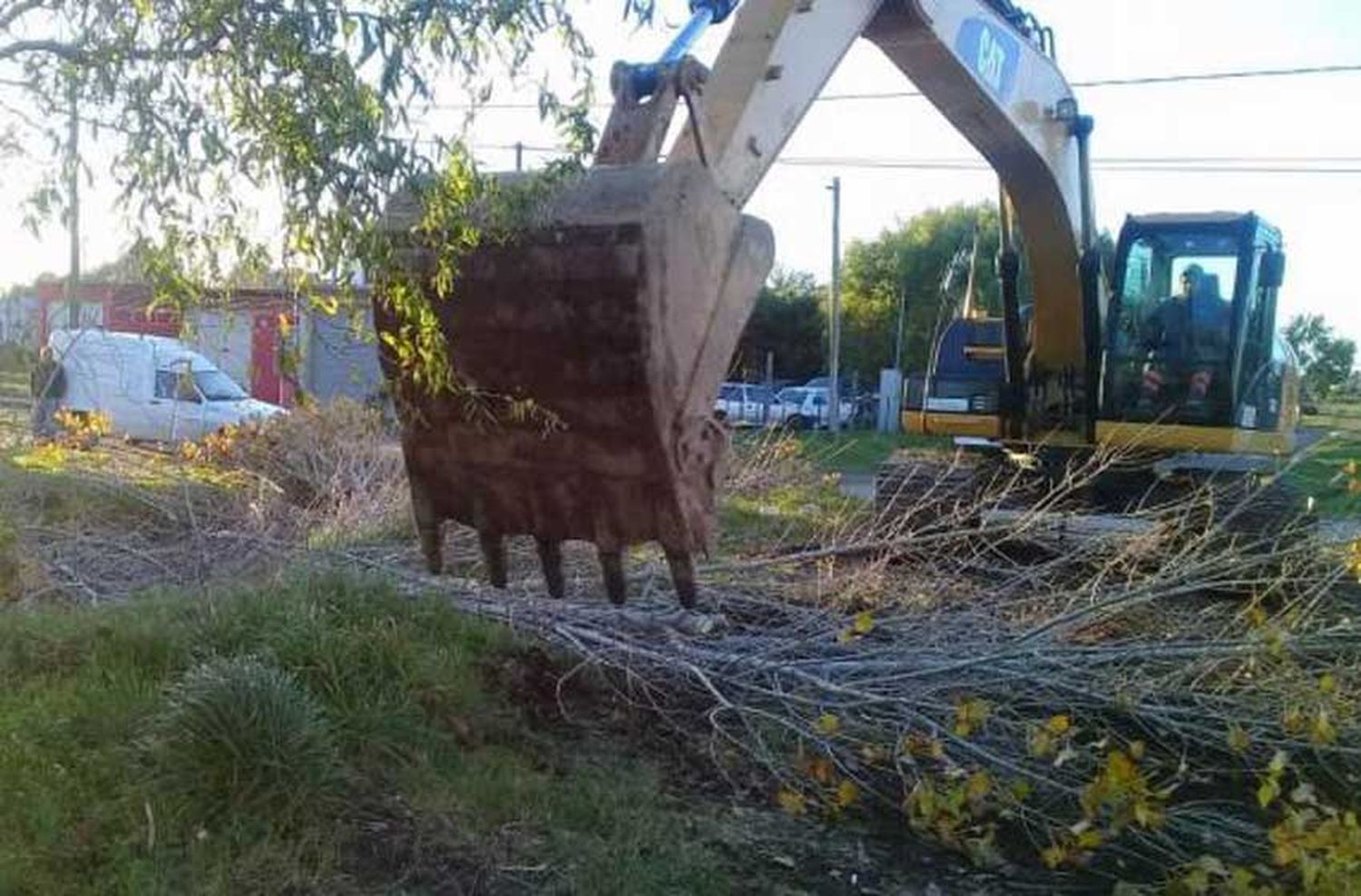 El Colmenar: repararon calles donde circula una línea de colectivos