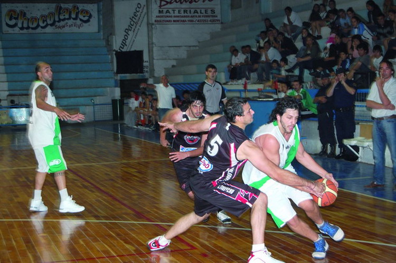 Básquet: El local comenzará el 24 de octubre