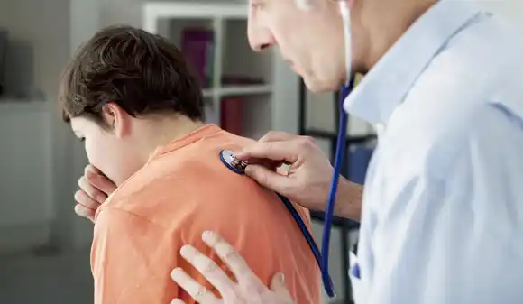 Tos convulsa: Emiten alerta epidemiológica en la Provincia de Buenos Aires por la suba de casos