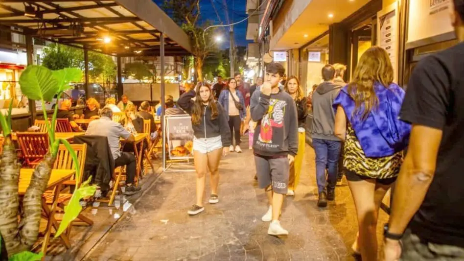 Mar del Plata: ventas en caída y comerciantes "al límite" apuestan todo a la Semana Santa