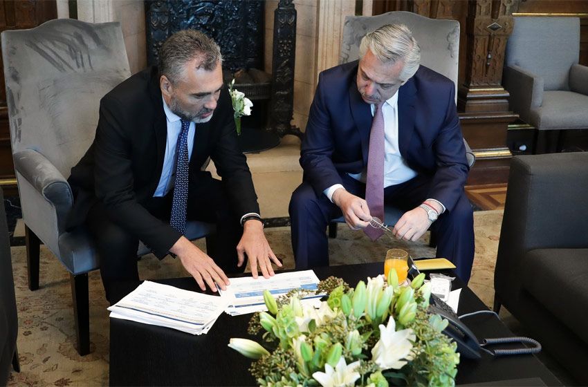 Anunciaron un bono de 3 mil pesos para los jubilados de la mínima y uno para los beneficiarios de la AUH
