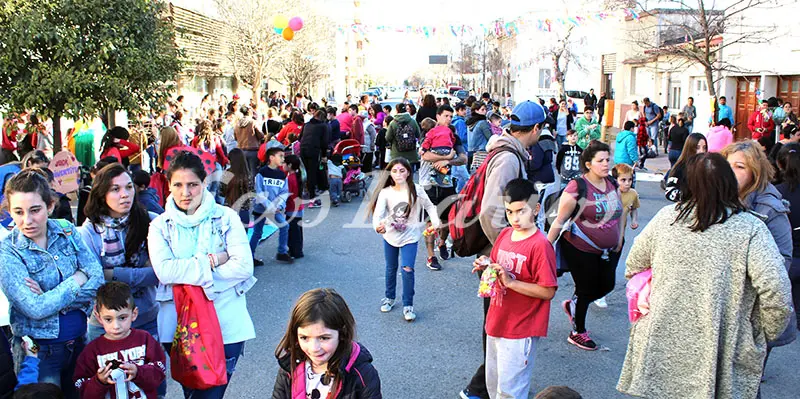 Festejo. Para los niños en San Cayetano