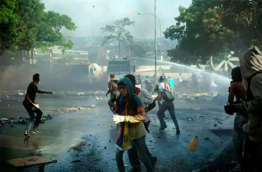 Asciende a cinco el número de víctimas fatales en Venezuela por las protestas