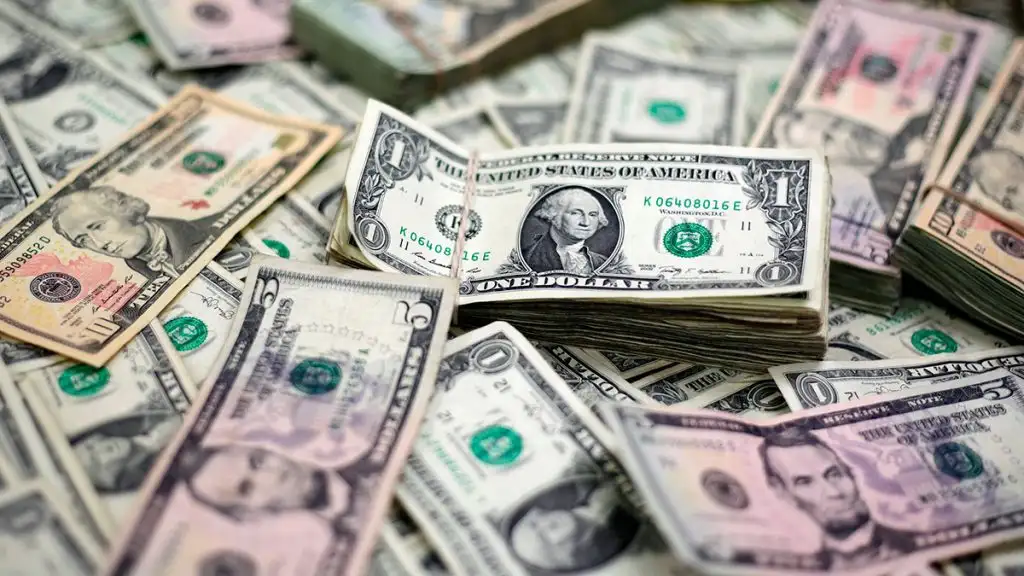 Una calificadora advirtió que el “riesgo cambiario” se extenderá un año más