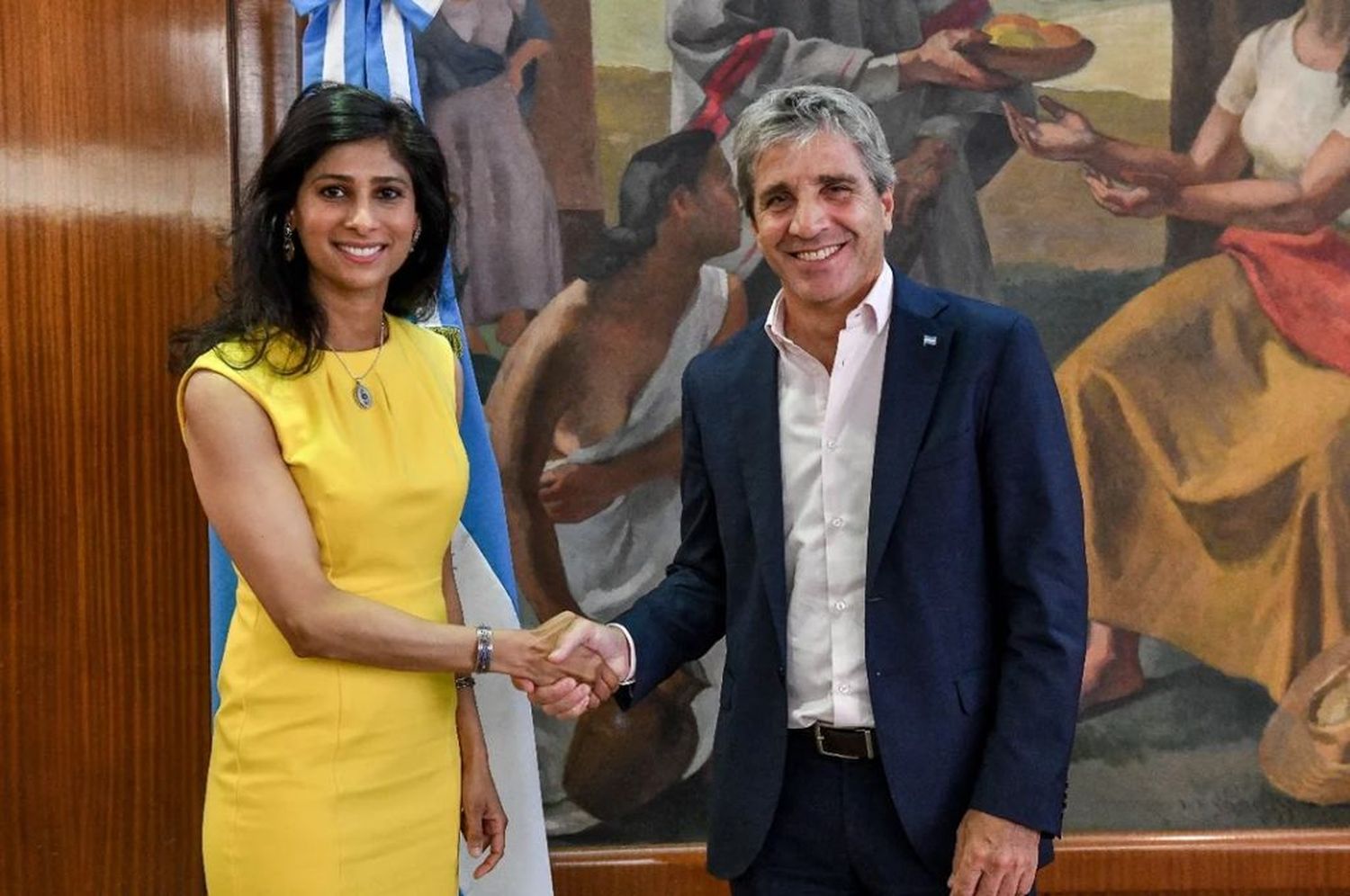 Gita Gopinath y Luis Caputo mantuvieron reuniones durante las negociaciones con el FMI.