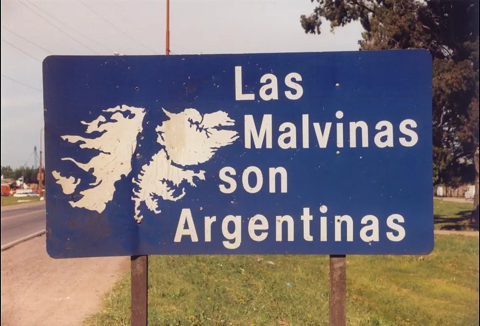 Piden que AFIP exceptúe a Malvinas del 35% por viajes al exterior