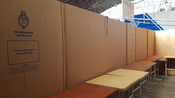 Club Los Andes: cómo prepararon el gimnasio para votar el domingo