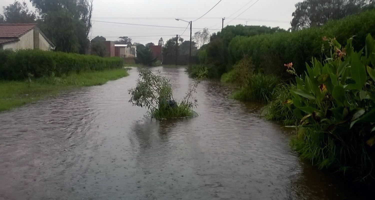 Barrios del sur: “El agua supera los 30 centímetros en las casas”