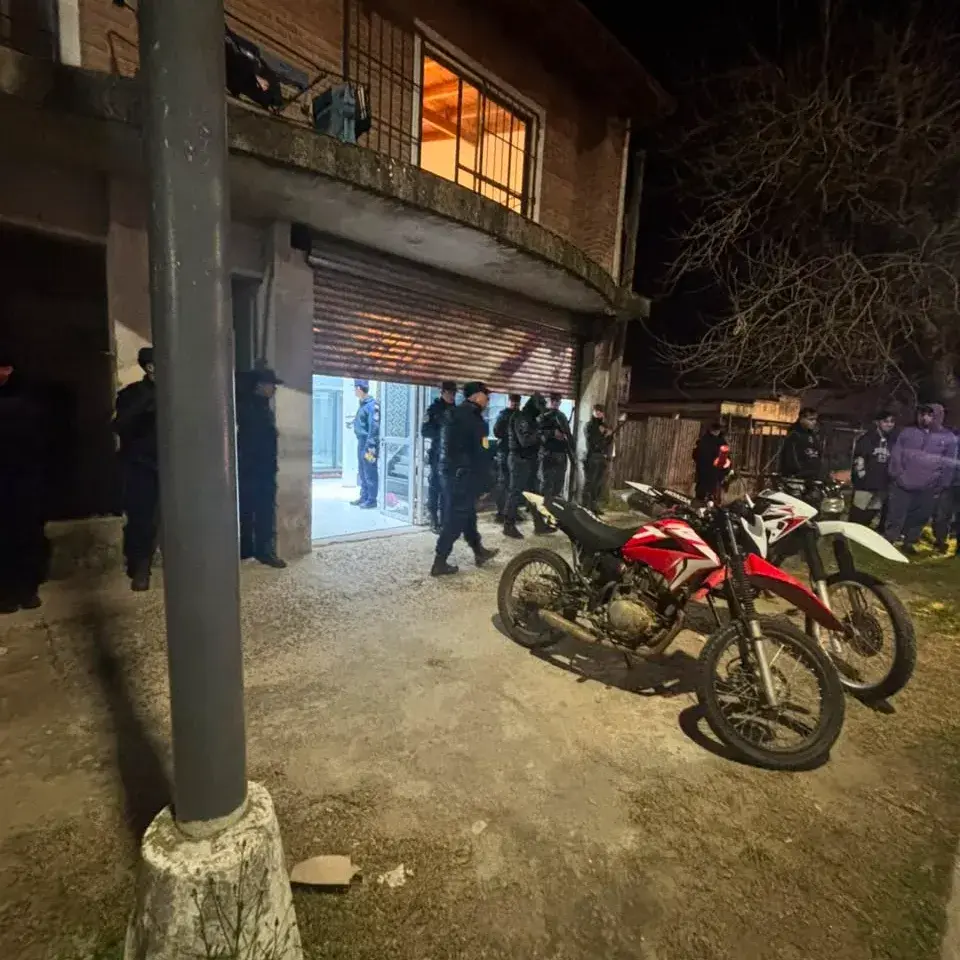 Allanamientos positivos: secuestraron droga, un motovehículo y cartuchería