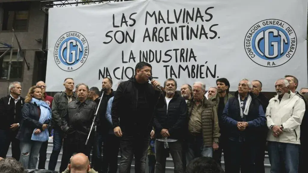 Marcar la cancha. La CGT nacional salió una vez al cruce contra el gobierno nacional