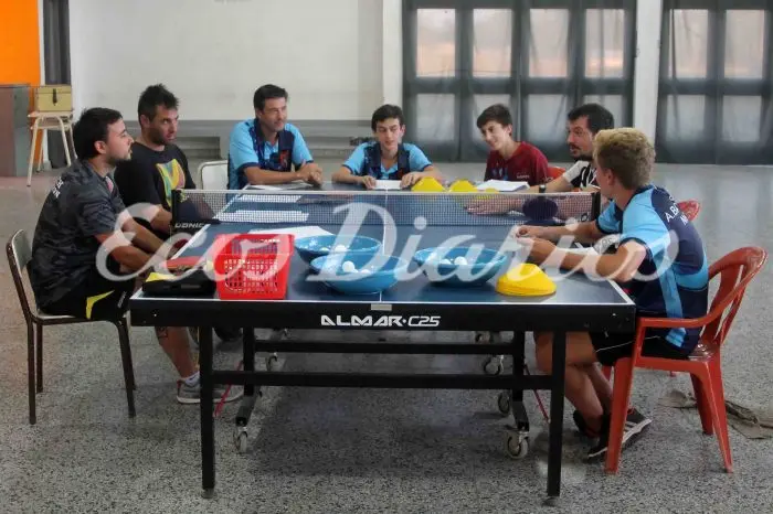 Se desarrolla clínica de tenis de mesa