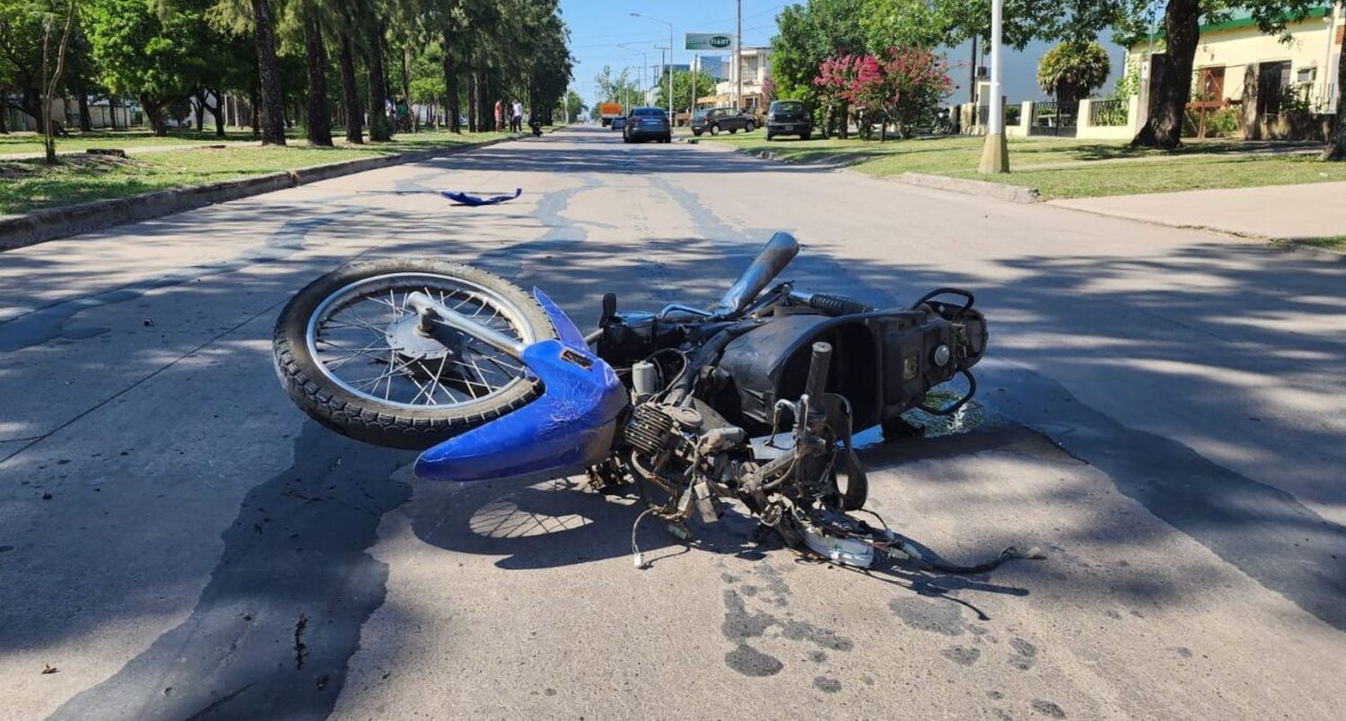 Villa Ocampo: murió un motociclista tras chocar con un auto