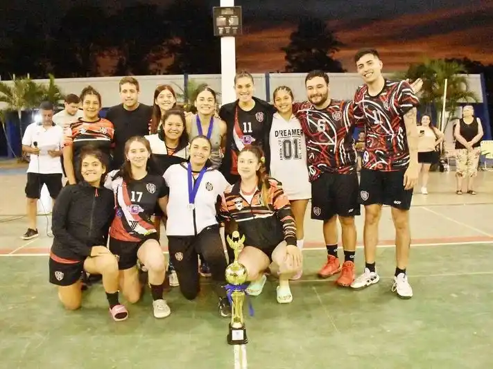 Defensores de Evita gritó
campeón en el Clausura