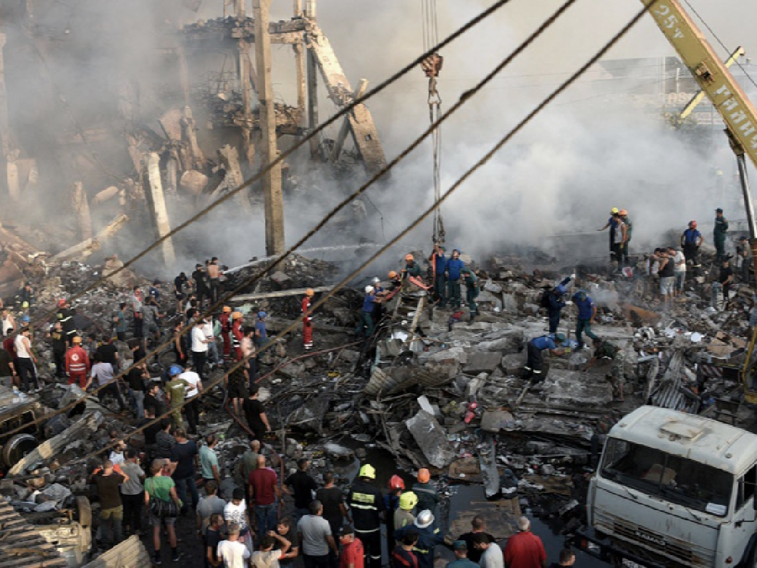 Explosión en un mercado en Armenia: quince muertos, 60 heridos y 18 desaparecidos