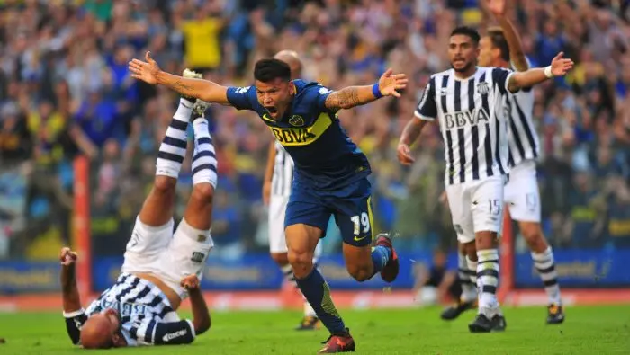 Boca ganó sobre el final y quedó cerca del título