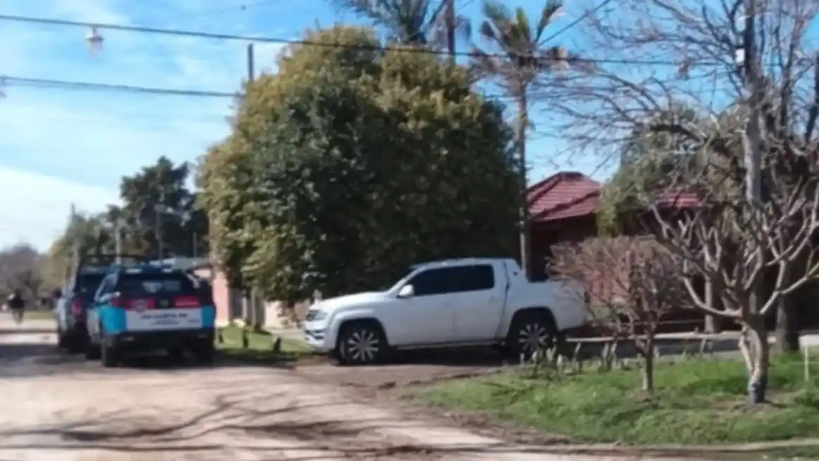 Efectivos de PDI con apoyo local allanaron hoy una decena de domicilios en San Justo. Foto: Agencia