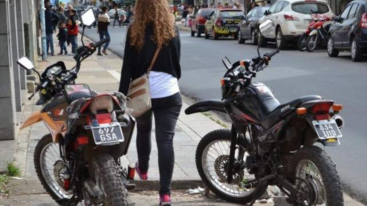 Corrientes: manejar por la vereda puede costar 16 mil pesos