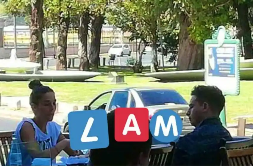 Juanita Viale y Federico Bal fueron capturados infraganti en un bar