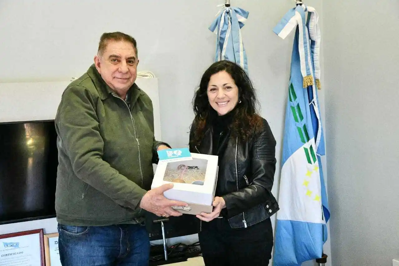 Prestigiosa profesional formoseña que 
trabaja en España visitó al intendente Jofré