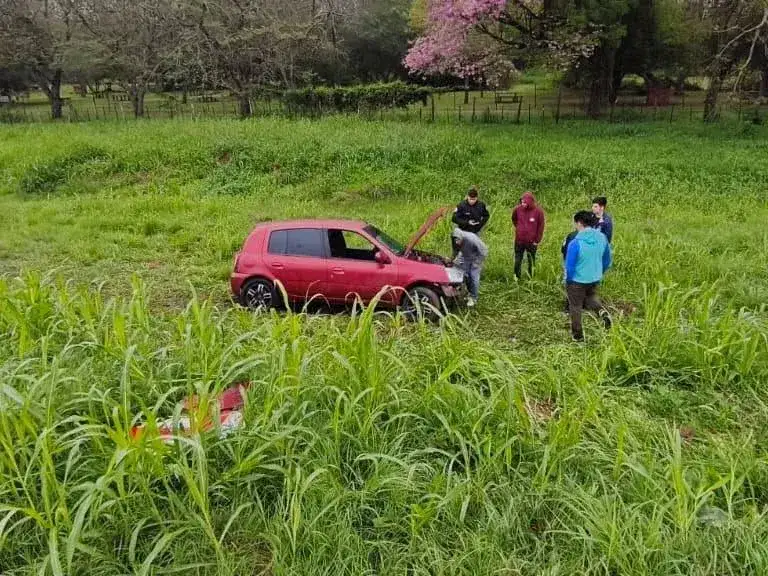 Ruta 11: cuatro chaqueños despistaron en la curva de Guaycolec