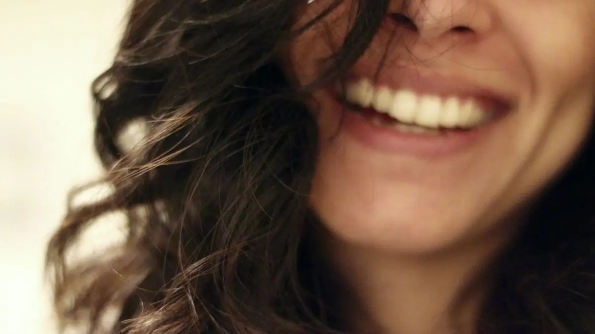 Día Mundial de la Sonrisa: beneficios de sonreír para la salud (+Detalles)
