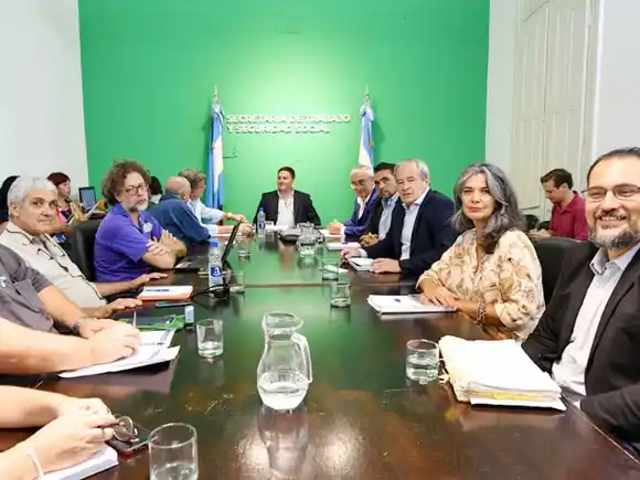 El gobierno provincial convocó a paritaria a los gremios docentes