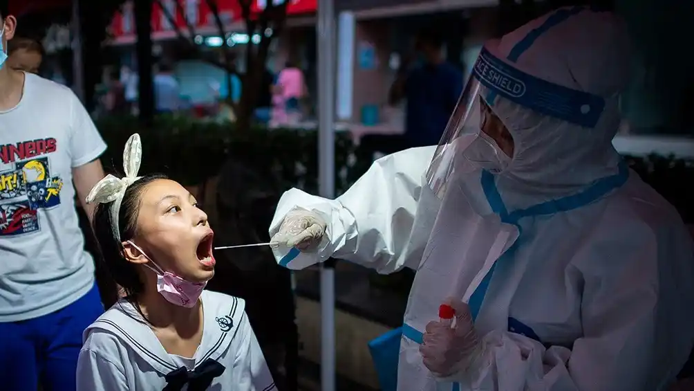 El gobierno de Wuhan realizó pruebas de contagio de Covid-19 a casi toda su población.