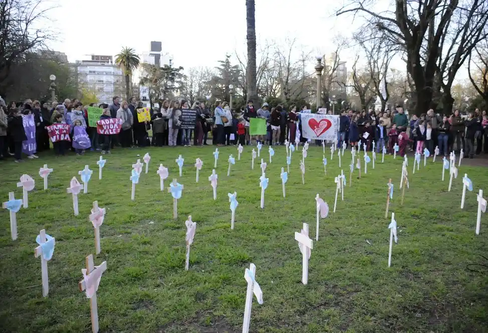 Vecinos se manifestaron contra los abortos