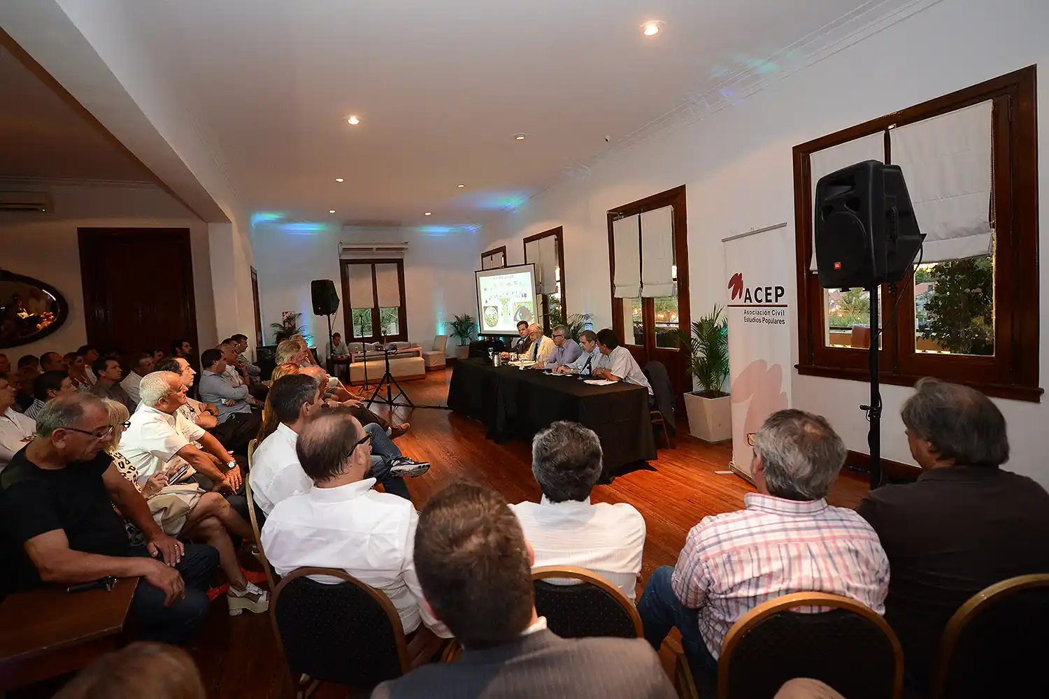 Julio Zamora presentó el "Ateneo del encuentro" en Tigre