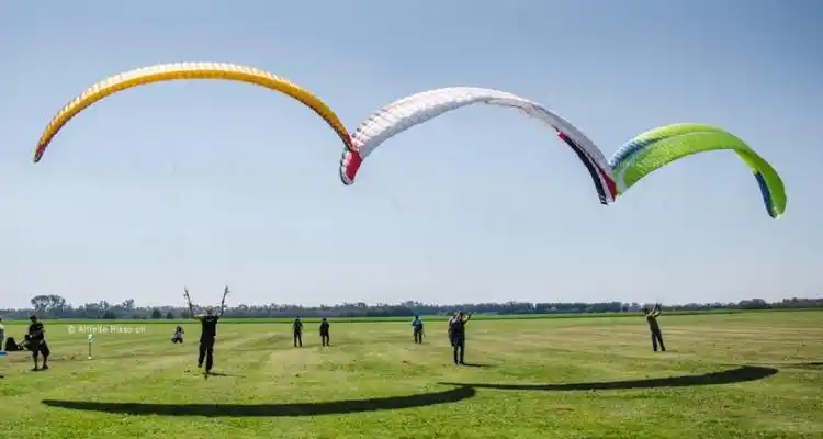 Segunda jornada del MegaFestival del Parapente y Paramotor en el Aeroclub